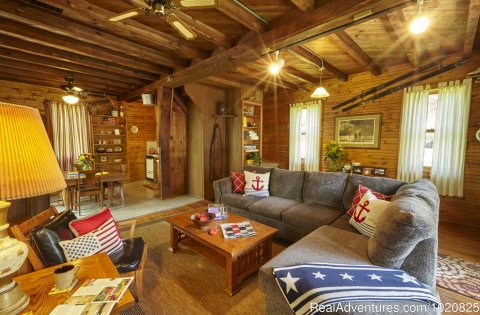 Sherwood Forest B&B, Cottage Living Room | Sherwood Forest Bed and Breakfast | Image #10/19 | 