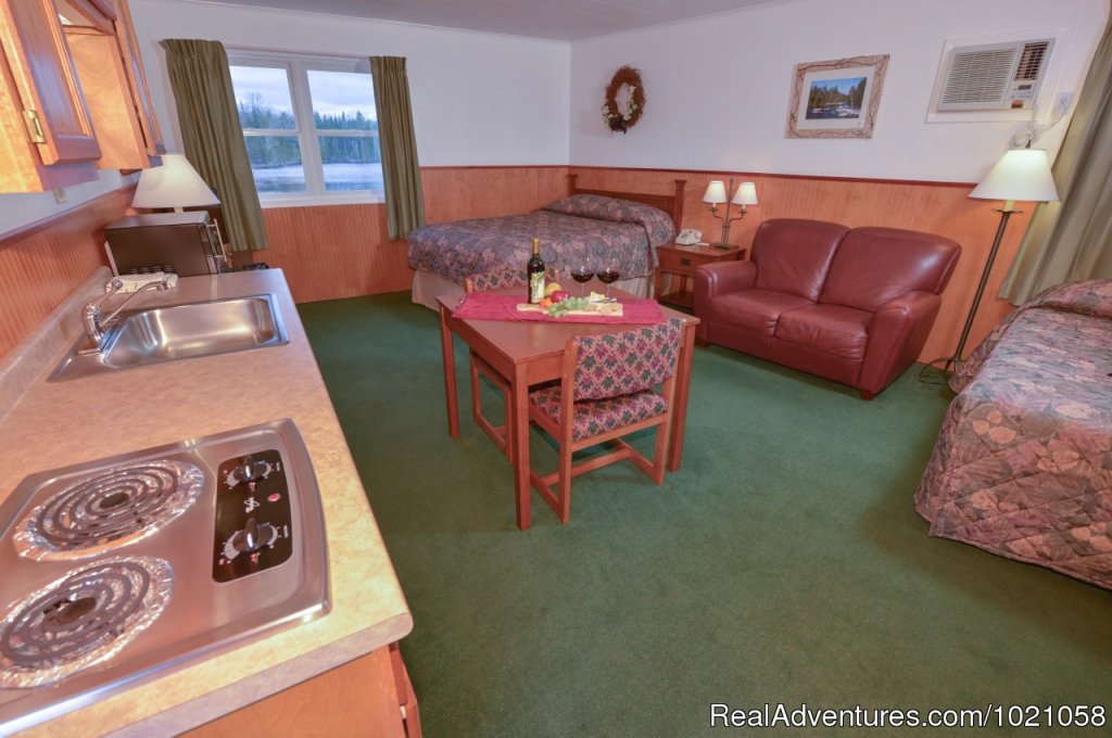 Deluxe Lakeview Suite | Placid Bay Inn On Lake Placid Vacation Getaways | Image #23/24 | 