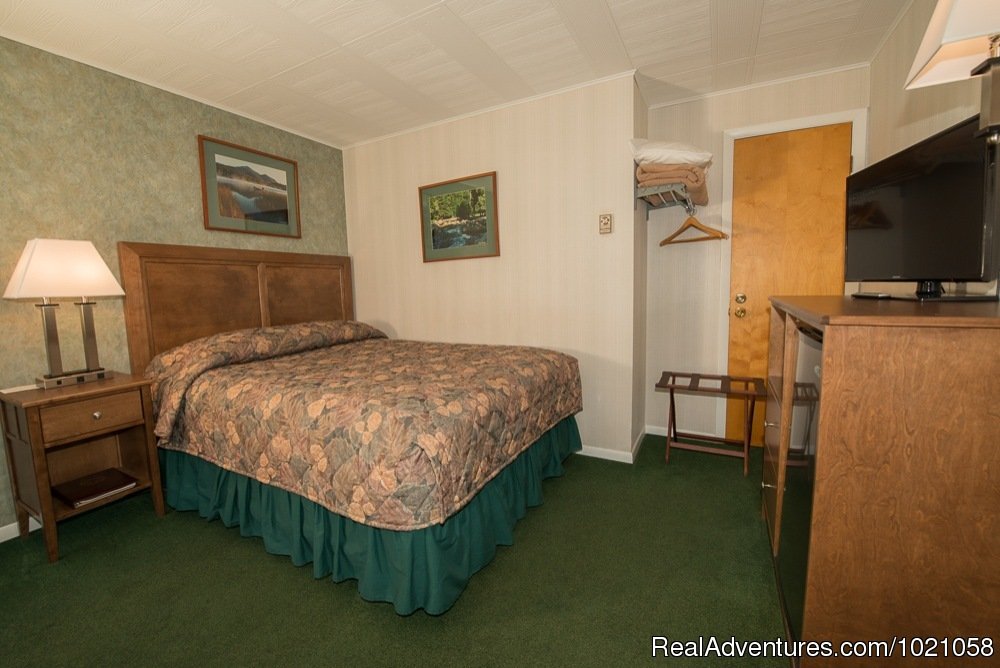 Standard Queen Room | Placid Bay Inn On Lake Placid Vacation Getaways | Image #21/24 | 