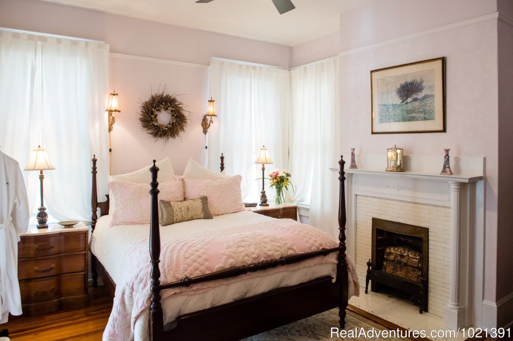 Room 7 - Wadleigh | Hoyt House Bed and Breakfast | Image #8/16 | 