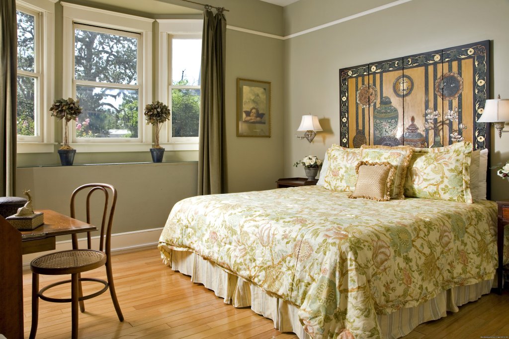 Room 3 - Oliver | Hoyt House Bed and Breakfast | Image #4/16 | 