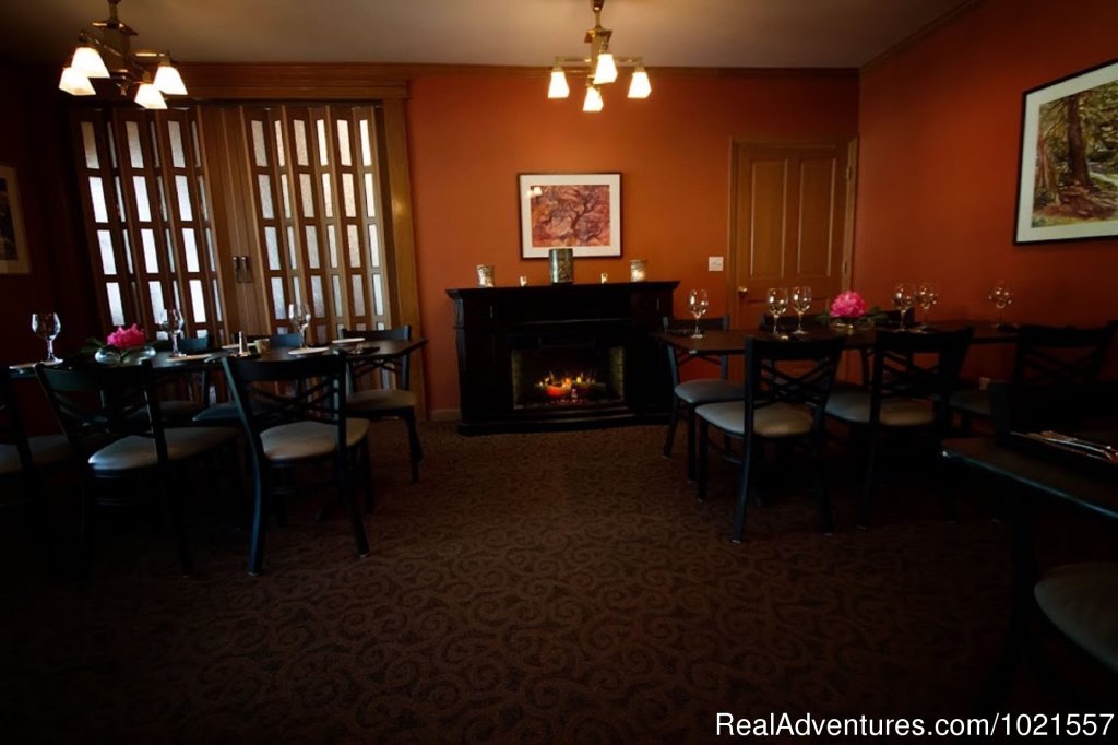 Crystal room dining | Camano Island Waterfront Inn | Image #25/25 | 
