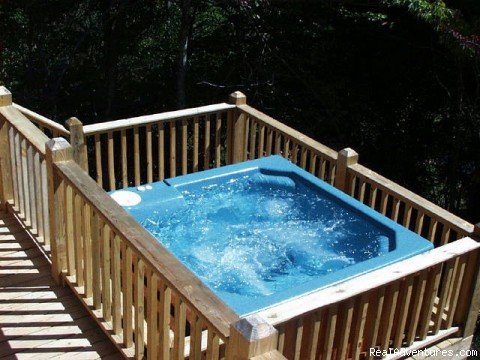 MacLeod cabin hot tub | Image #4/19 | Luxury Log Cabin Rentals with Hot Tub