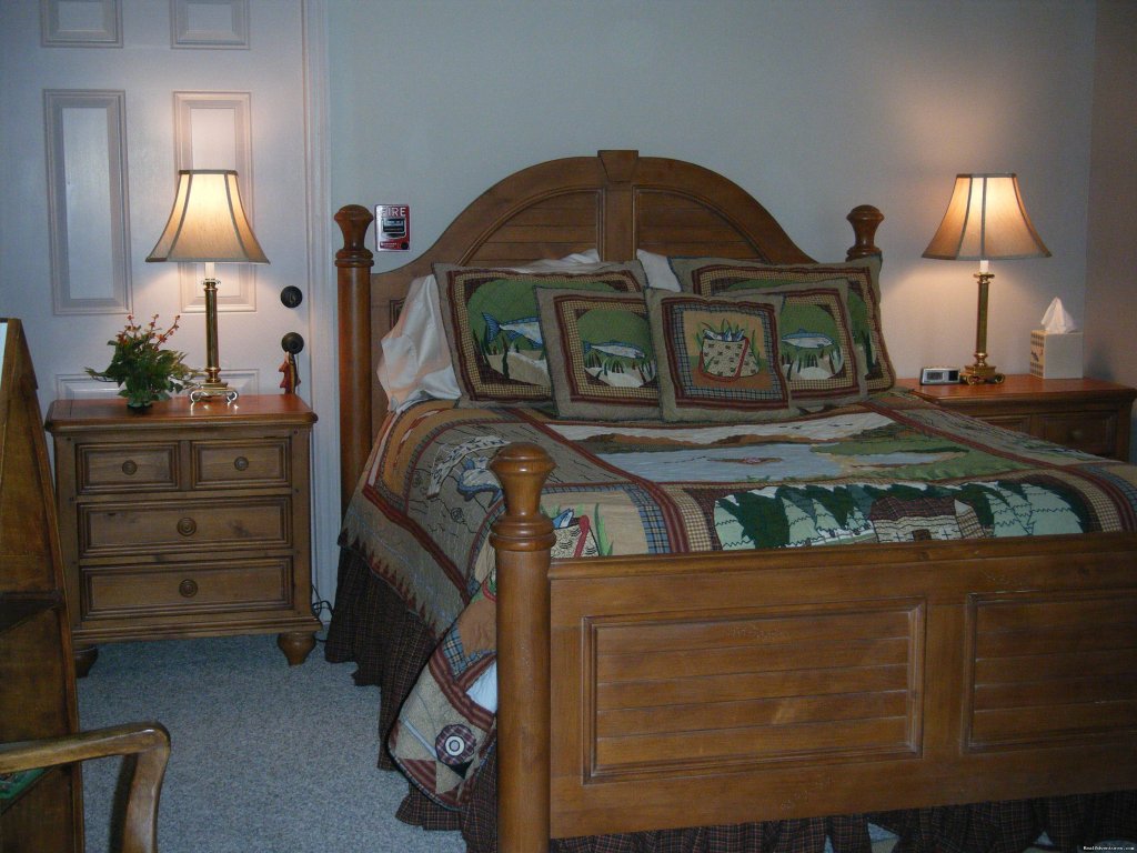 Angler Room | Hampton Lake Bed & Breakfast | Image #4/11 | 