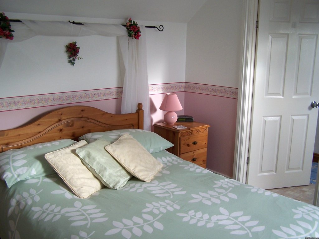 Double En-suite Bedroom | Hangmans Hall Guest House | Pembrokeshire, United Kingdom | Bed & Breakfasts | Image #1/1 | 