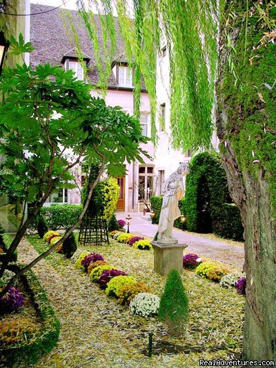 Garden | Hotel Le Cep**** | BEAUNE, France | Hotels & Resorts | Image #1/15 | 