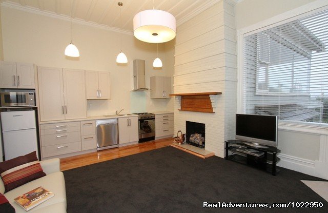 Kitchen No 2 Apartment | Auckland Number One  House Homestay | Image #7/24 | 