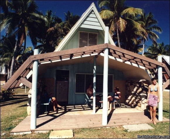 Tubakula Beach Bungalows | Fiji For Less (tm) - Budget Accommodation in Fiji | Image #2/2 | 