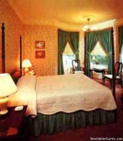 Cupola Queen | Stanyan Park Hotel | San Francisco, California  | Bed & Breakfasts | Image #1/3 | 