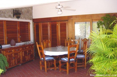 Dinning room with ceiling fan
