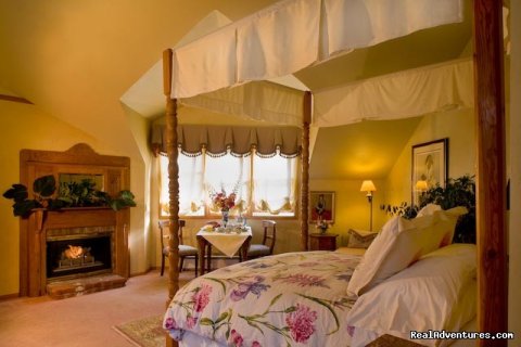 Garden Room | Image #2/13 | Old Thyme Inn Bed and Breakfast