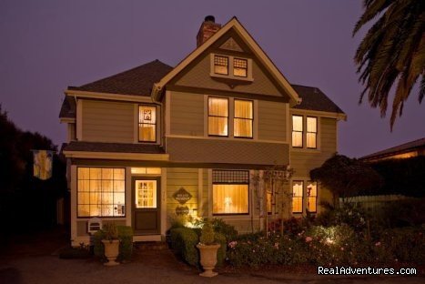 Old Thyme Inn, evening | Image #3/13 | Old Thyme Inn Bed and Breakfast