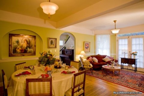 Dining area and parlor at Old Thyme Inn | Image #6/13 | Old Thyme Inn Bed and Breakfast
