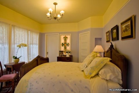 Rosemary Room | Image #7/13 | Old Thyme Inn Bed and Breakfast