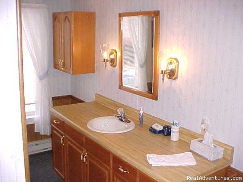Bathroom | Pleasant View Cottage and Caboose | Image #4/6 | 