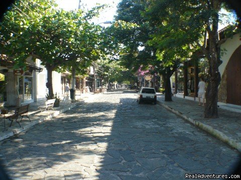 The worldwide known street ' Rua das Pedras'