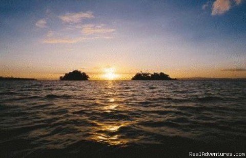 Sunset at Honeymoon Island | Maravu Plantation Beach Resort & Spa | Image #5/5 | 