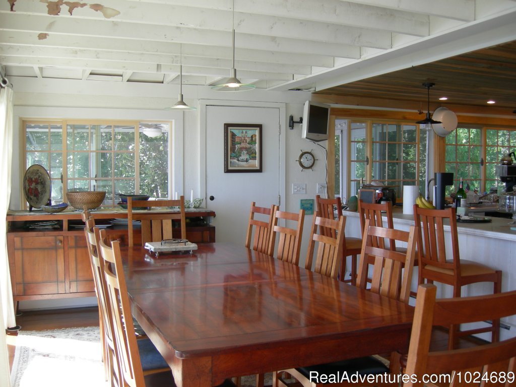 Dining Room | A Beach House Oceanfront Bed & Breakfast | Image #11/13 | 