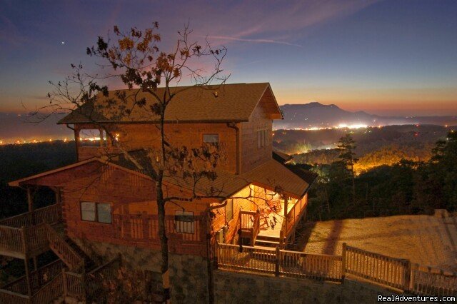 Evening on the Mountain | Premier Luxury Cabin Rentals Next  To Dollywood | Image #6/26 | 
