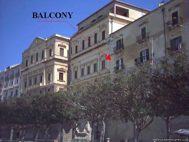 The balcony overlooking the sea | Wonderful sea view apartment in Ortigia | Image #18/22 | 