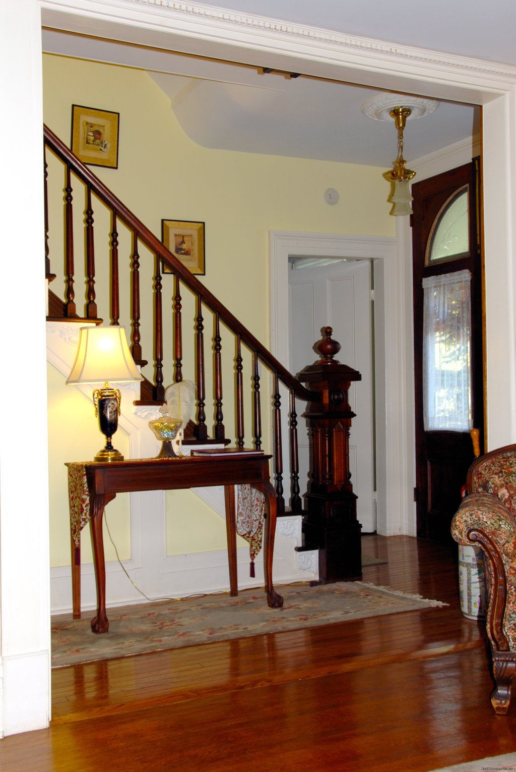 ARbor View House - Foyer | B&B Romantic Getaway near Greenport | Arbor View | Image #4/21 | 