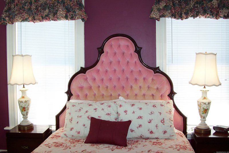 The Romantic Merlot Room at Arbor View House | B&B Romantic Getaway near Greenport | Arbor View | Image #7/21 | 