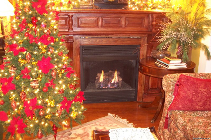 Christmas decorations | B&B Romantic Getaway near Greenport | Arbor View | Image #17/21 | 