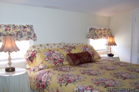 The Champagne Suite at Arbor View House | B&B Romantic Getaway near Greenport | Arbor View | Image #10/21 | 