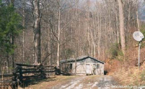 Cherokee NC Log Cabin Rental w/ Hot Tub | Image #2/3 | 