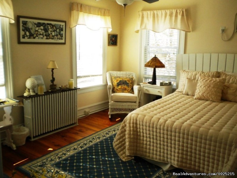 Stirling House Bed and Breakfast - Greenport NY | Greenport , New York  | Bed & Breakfasts | Image #1/15 | 