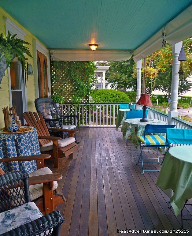 Wine tastings | Stirling House Bed and Breakfast - Greenport NY | Image #8/15 | 