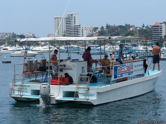 New Catamaran | Hooka, Snorkel and scuba dive tours in Acapulco | Image #4/7 | 