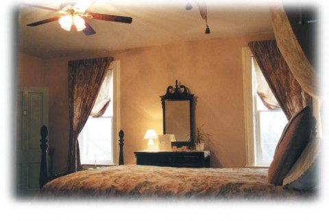 Whitaker Guest Room | Maytown Manor Bed & Breakfast, Lancaster | Image #4/6 | 