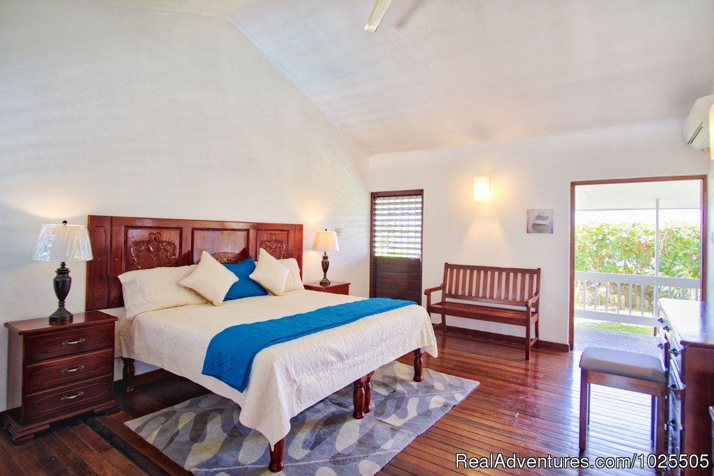 Master | 3 Bdr. Beachfront Villa With A Pool,amazing Rate | Image #5/20 | 