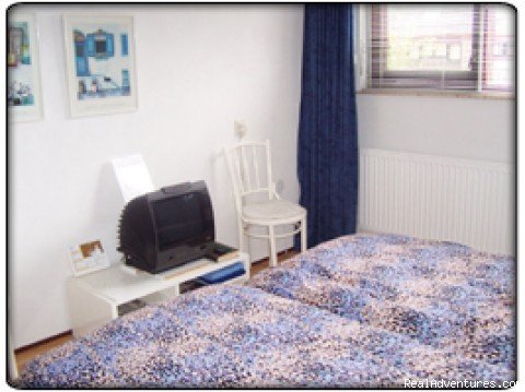 twin room #1 | Zwanennest Bed & Breakfast | Gouda, Netherlands | Bed & Breakfasts | Image #1/4 | 