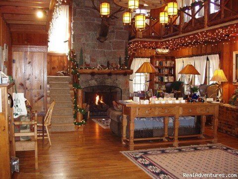 Great Room - perfect for family reunions | Rocky Mountain Lodge & Cabins: B&B & Cabin Rentals | Image #3/10 | 
