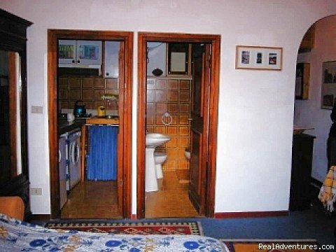 Kitchen/Bathroom | Characteristic Studio Beside Navona/Campo | Image #2/2 | 