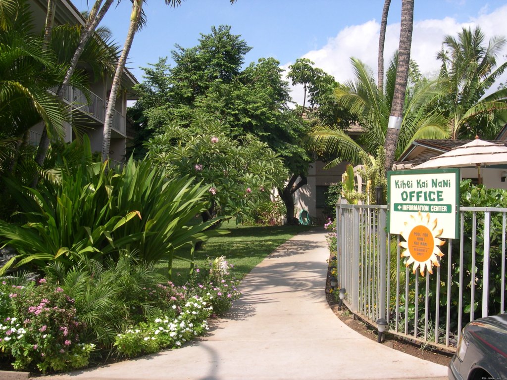 Tropical trees and flowers abound | Maui Condo Rental By Beach From $165nt -kihei Maui | Image #12/12 | 