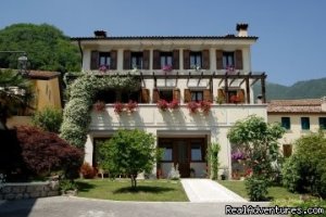 Elegant B&B Ernestina, in a hilly zone | Miane (Treviso), Italy Bed & Breakfasts | Italy Bed & Breakfasts