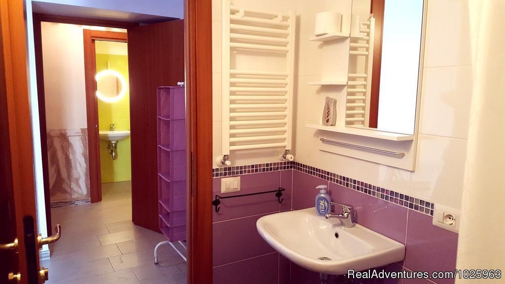 Private Bathroom | Hostel Mancini Naples | Image #6/11 | 