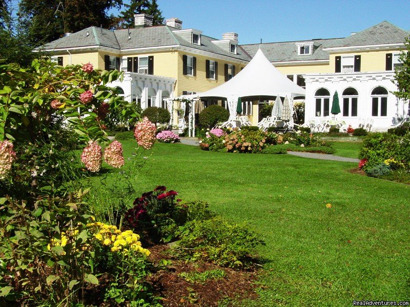 Lilac Inn Gardens | Leading Romantic Vermont Country Inn | Image #3/4 | 