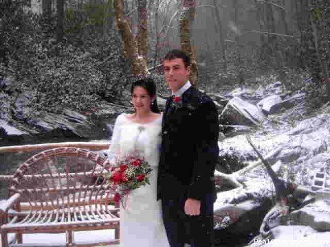 Have the perfect mountain wedding any time of the year | Creekside luxury log cabins in the Smokies | Image #7/17 | 