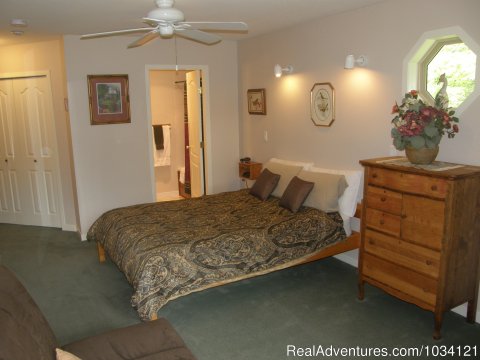 Guestroom 5 | Image #17/26 | Cedar Wood Lodge Bed & Breakfast Inn