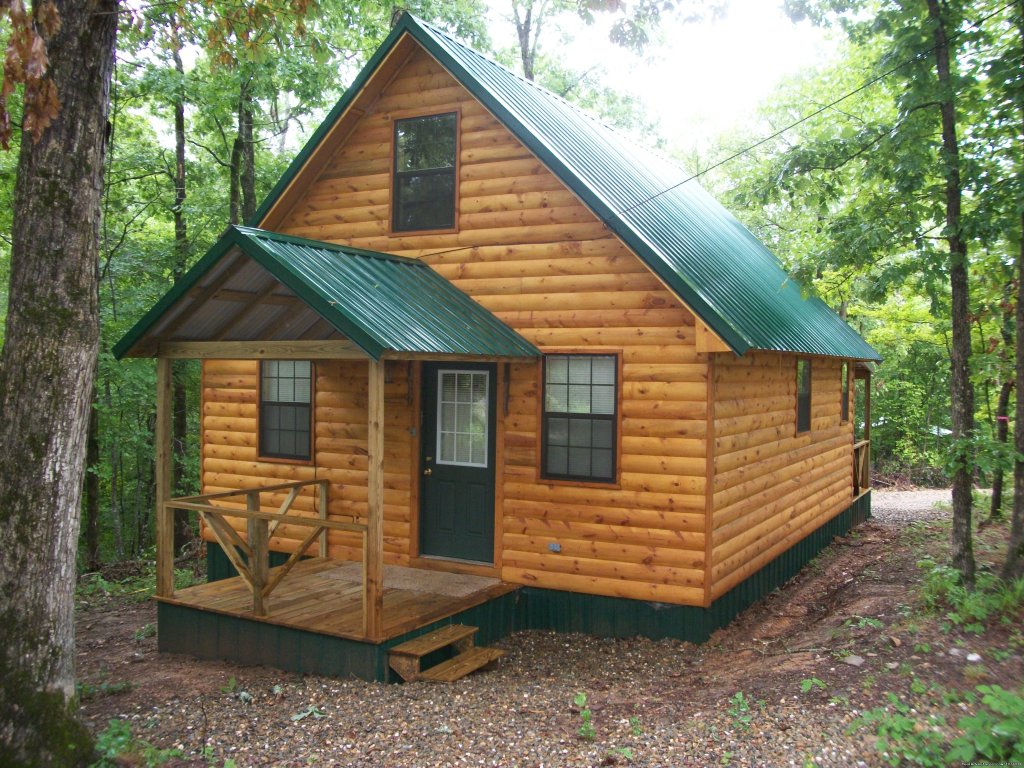 Lil Bear | Luxury Cabins at Beavers Bend Resort Park | Image #6/7 | 