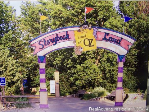 155 unit campground w/17 cabins, tents & RV sites.  Storybook Land and Land of Oz theme parks are located within park area.  Mini-golf, go-karts, train, carousel, balloon, & roller coaster rides, volleyball, basketball, softball, & zoo. No admission.