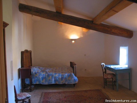 large bedroom | Provence culture connection-- walk among the ruins | Image #4/5 | 