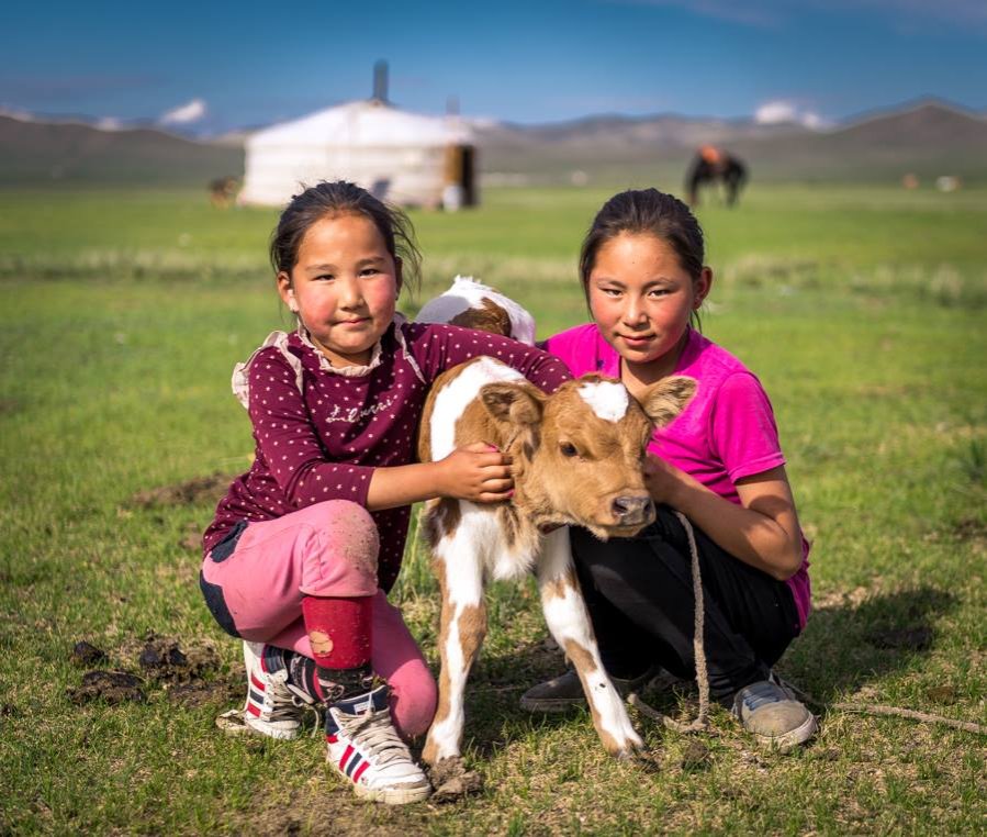 Nomad Children | Travel to Mongolia and discover its scenic beauty. | Image #4/4 | 