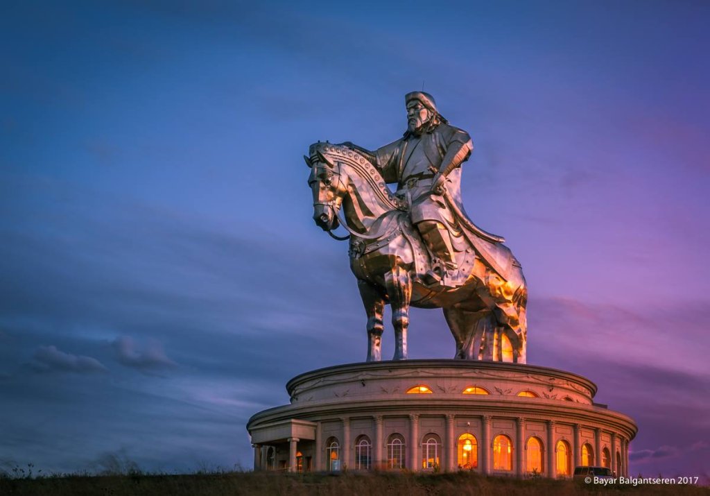 Chinggis Khaan Statue | Travel to Mongolia and discover its scenic beauty. | Image #2/4 | 