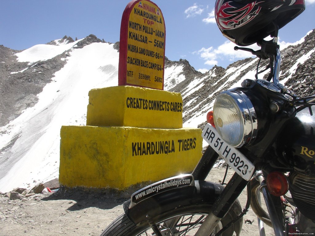 Enfield Motorcycle at Khardung-la Pass | Motor Cycle Tours to India , Nepal - 2012 & 2013 | Image #7/14 | 