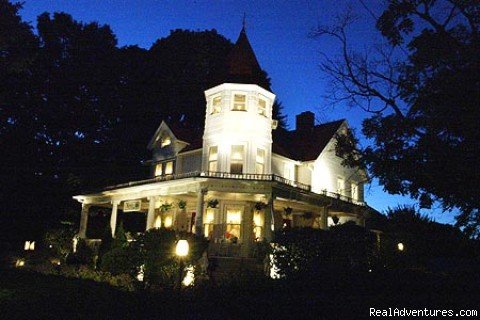 Romantic and Inviting at Night | Romantic Getaways Year-Round at Elegant Inn | Image #2/11 | 